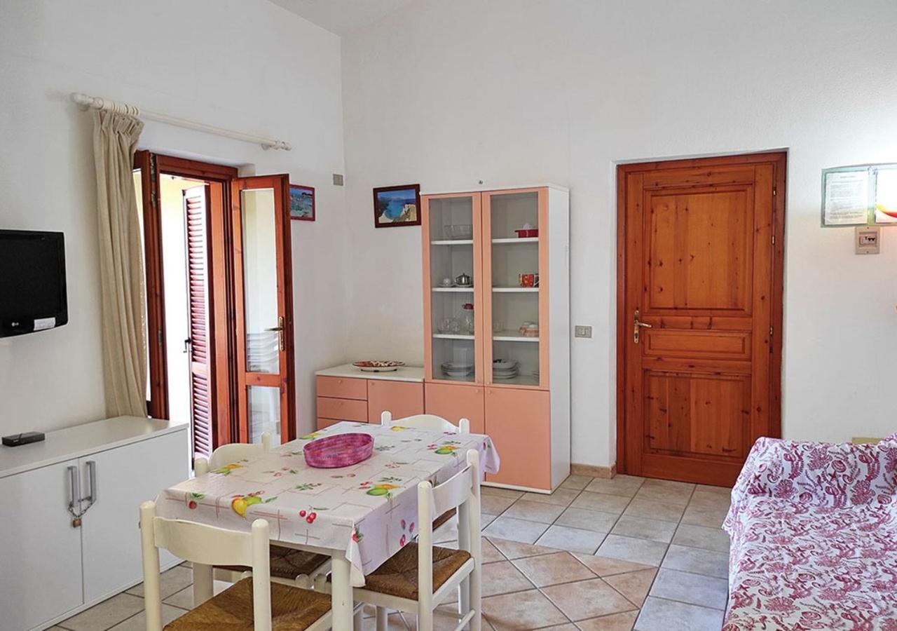 Le Maree Geranium Apartment San Teodoro  Ngoại thất bức ảnh